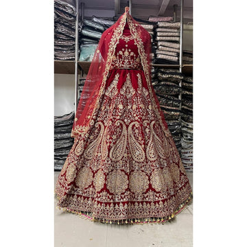 Women's Designer Heavy Dynamic Velvet Bridal Wedding Lehenga Choli