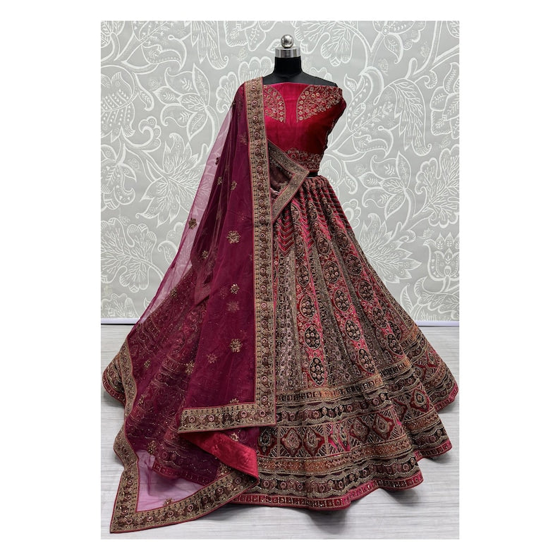 Women's Designer Heavy Dynamic Velvet Bridal Wedding Lehenga Choli