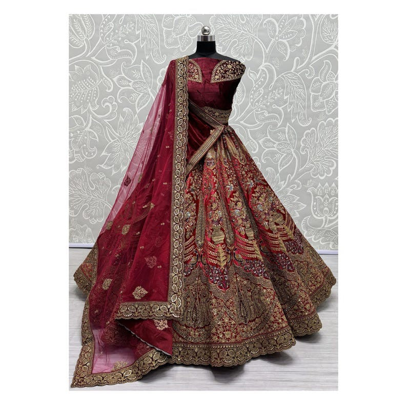 Women's Designer Heavy Dynamic Velvet Bridal Wedding Lehenga Choli