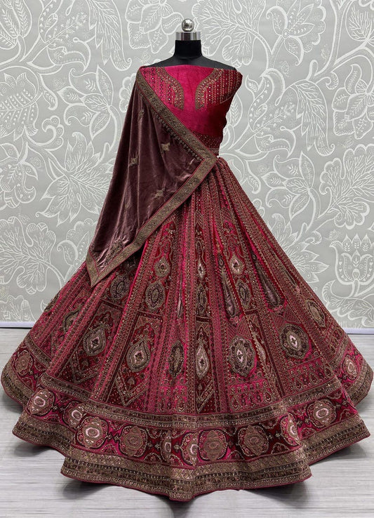 Women's Designer Heavy Dynamic Velvet Bridal Wedding Lehenga Choli