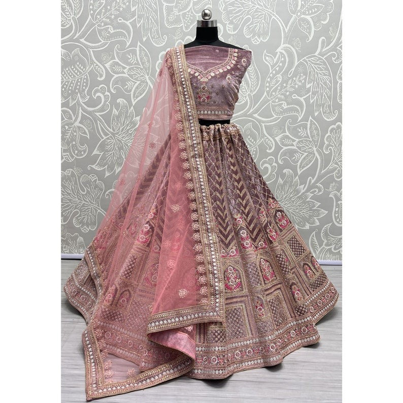 Net Fabric Bridal Lehenga Choli with Embroidery Work In Pink Colour