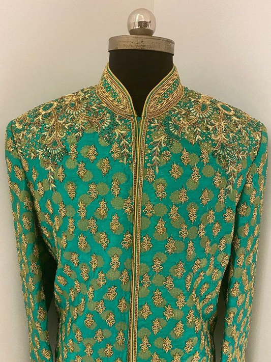 The actual color of the product may vary slightly from the images shown. Made-to-order products are non-returnable and non-exchangeable. Length: 3 m Package contains: 1 stole Dry clean Tencil satin