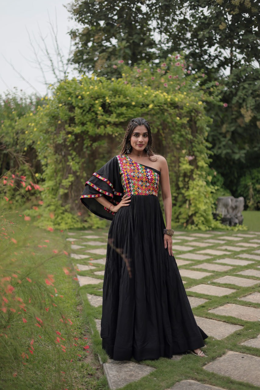 premium designer Rayon Fabric with Kutchi Gamthi Work navratri collections