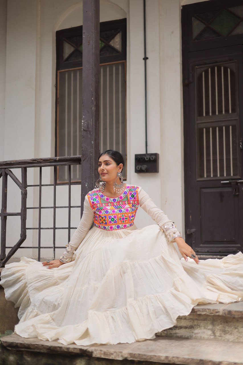 Kora Cotton with Multi Thread Embroidered Gamthi Work