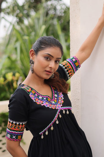 Reyon With Kutchi Gamthi Work kurti