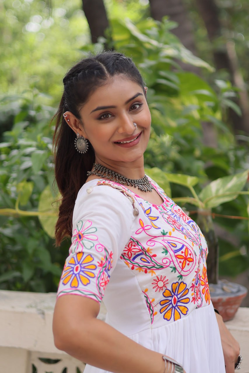 Rayon Fabric with Kutchi Gamthi Embroidered Thread Work