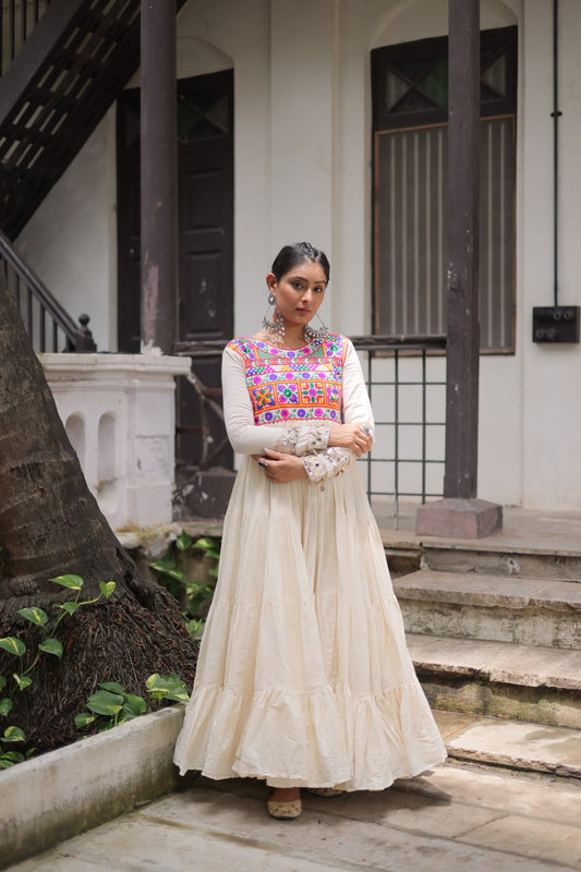 Kora Cotton with Multi Thread Embroidered Gamthi Work