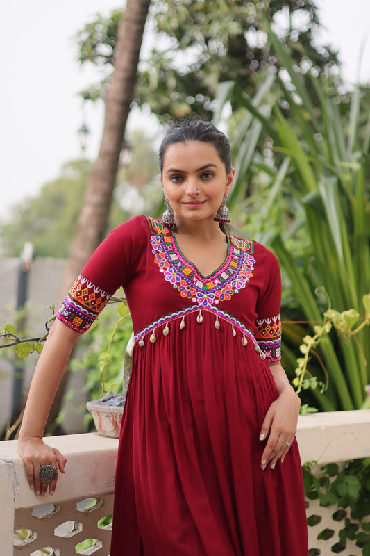 Reyon With Kutchi Gamthi Work kurti